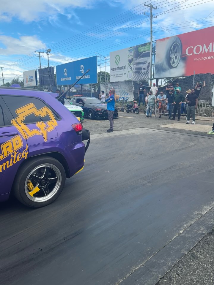 My trip in DR 🇩🇴 delivered same results with the Sipple / whipple combo  staying in the power band hitting every shift smooth as butter 🧈. Successful installation by the @checkenginerd  crew and driven by my VIP @marilynvaldera / start speed 35 mph ending with 158 mph in the quarter
🥛🍪 🇩🇴
🏁🏁🏁🏁🏁 
@teamhellcatparts for all your part requests or online ordering
Anything Mopar related we’re a phone call away! (917) 808-7779 
____________________________________________________
Get the best advice for your build and deals on parts you wont find anywhere else! 
Only @ www.TeamHellcat.com
____________________________________________________
.
.
.
.
.
#emp #Dodge #mopar #srt #hellcat #charger #hemi #cars #srt8 #e85 #like #procharger #follow #nitrous #thatsmydodge #dodgeofficial #likeback #demon #racecar #racing #rt #followback #track #Chrysler #moparornocar #carporn #musclecar #instacar #supercarsdaily