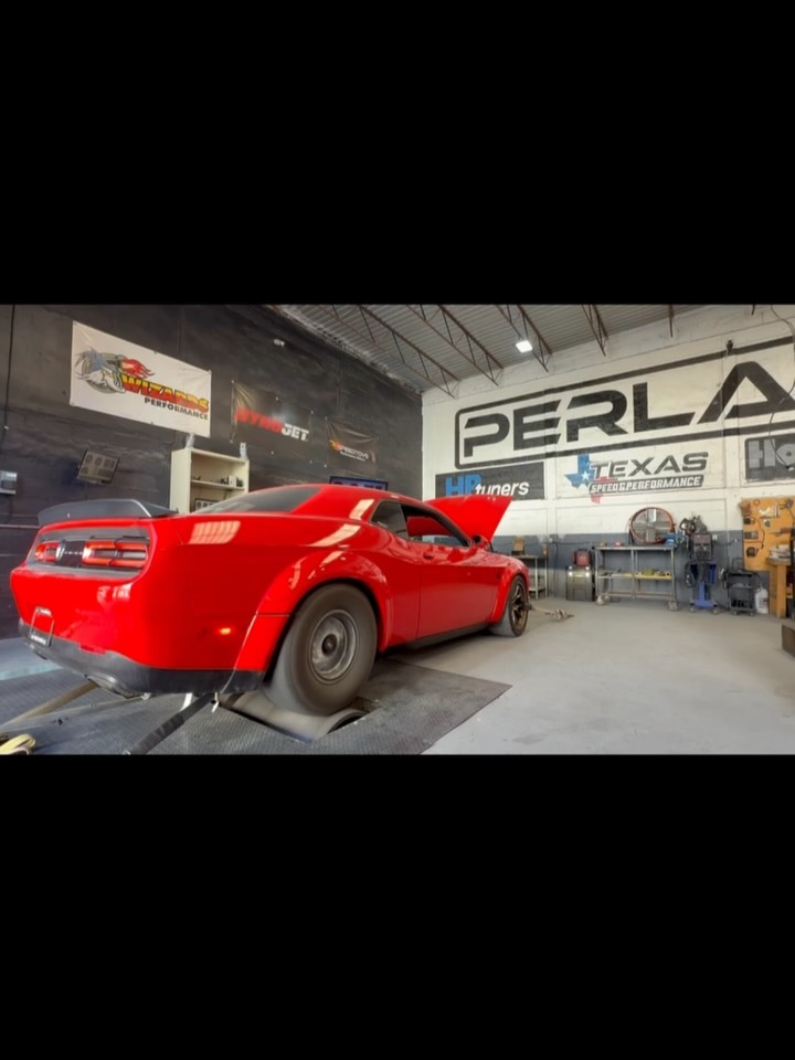 Hellcat putting down 12XX in the real Mexico 🇲🇽 @perlanegra.mxx 🏭  @whipplesuperchargers  3.0 
@teamhellcatparts for all your part requests or online ordering .  If your shopping 🛍️ around we started with the parts so that being said we will beat any quote you have received outside of @team_hellcat and @jackfabperformance 

@jackfabperformance if your in Texas this is our second location 
Anything Mopar related we’re a phone call away! 
(917) 808-7779 
____________________________________________________
Get the best advice for your build and deals on parts you wont find anywhere else! 
Only @ www.TeamHellcat.com
____________________________________________________
.
.
.
.
.
#emp #Dodge #mopar #srt #hellcat #charger #hemi #cars #srt8 #e85 #like #procharger #follow #nitrous #thatsmydodge #dodgeofficial #likeback #demon #racecar #racing #rt #followback #track #Chrysler #moparornocar #carporn #musclecar #instacar #supercarsdailydaily700
