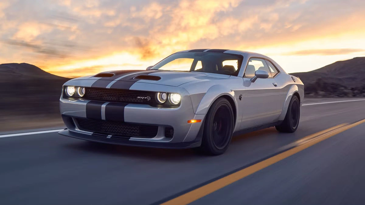 dodge challenger hellcat srt